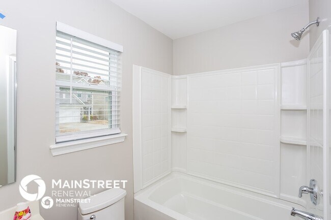 Building Photo - 7010 Dacian Ln