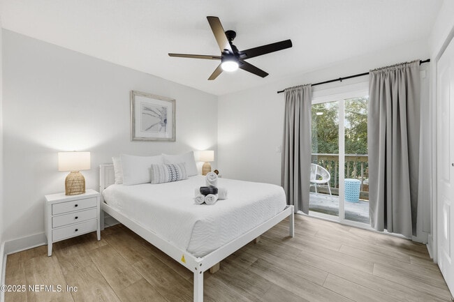 Building Photo - 420 3rd St S