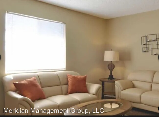 Building Photo - 2 br, 1 bath Apartment - 4685 Courtney Drive