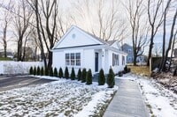 Building Photo - 17 Harding Rd