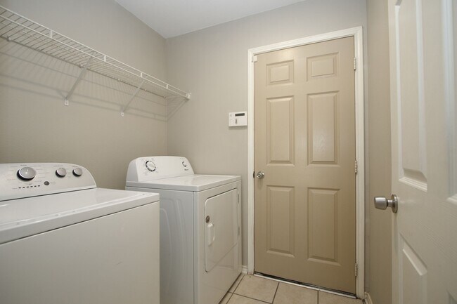 Building Photo - 18926 Piney Way Dr