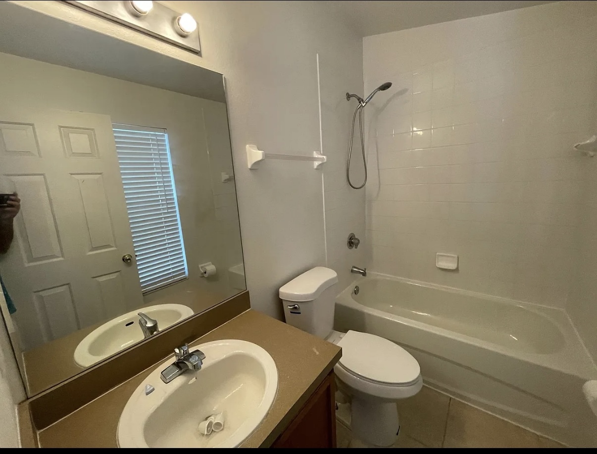 Building Photo - 1255 Charlesworth Dr