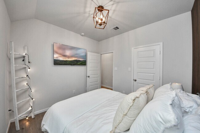 Building Photo - 4219 Colony Ln