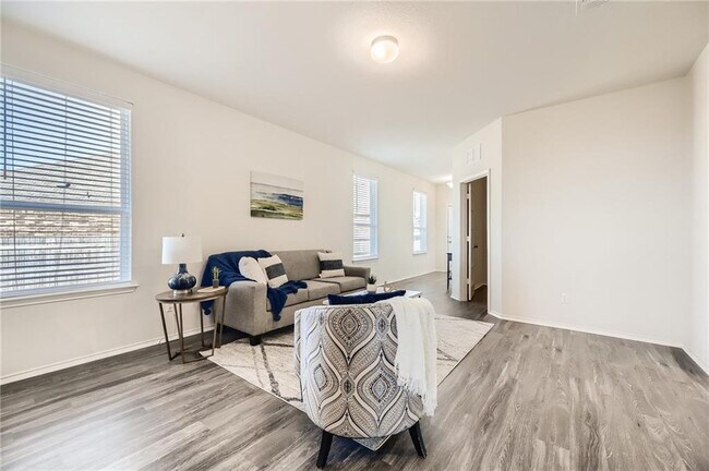 Building Photo - 288 Eves Necklace Dr.