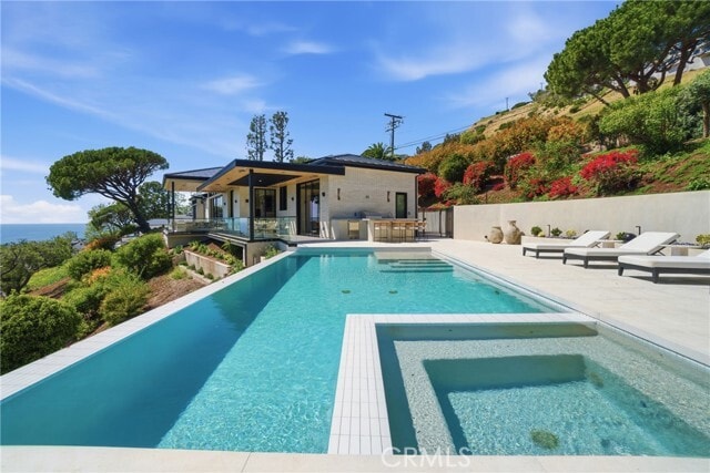 Building Photo - 5520 Horizon Dr