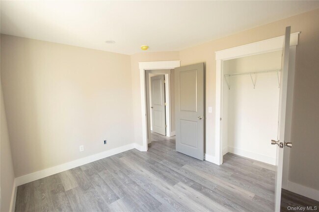 Building Photo - 104 North Rd