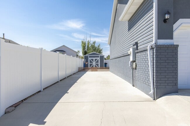 Building Photo - 4291 Campden Dr