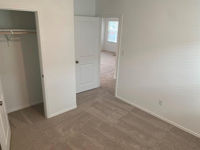 Building Photo - 427 Bullhead Rd