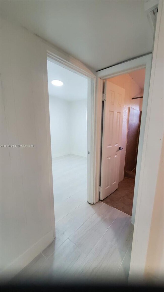 Building Photo - 841 NW 12th Ave