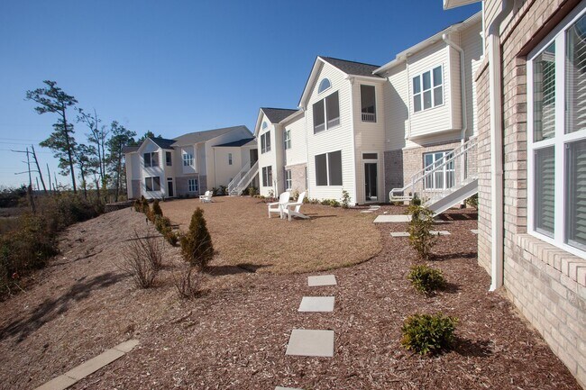 Primary Photo - 2BR/2BA - Beautiful condo on River Road - ...