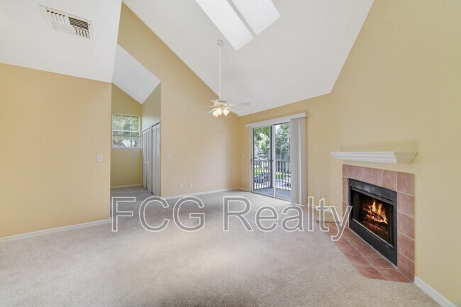 Building Photo - 6052 Westgate Dr