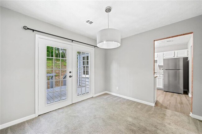 Building Photo - 5590 Princeton Oaks Dr
