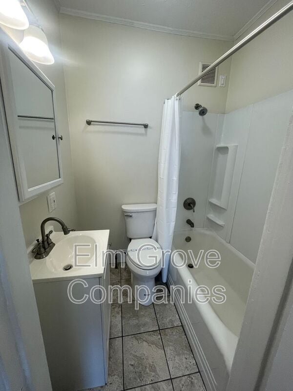 Building Photo - 48 Pennacook St