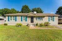 Building Photo - Move-In Ready Comfort – 4 Bed, 2 Bath!