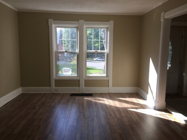 Building Photo - 3 Bedroom House for Rent