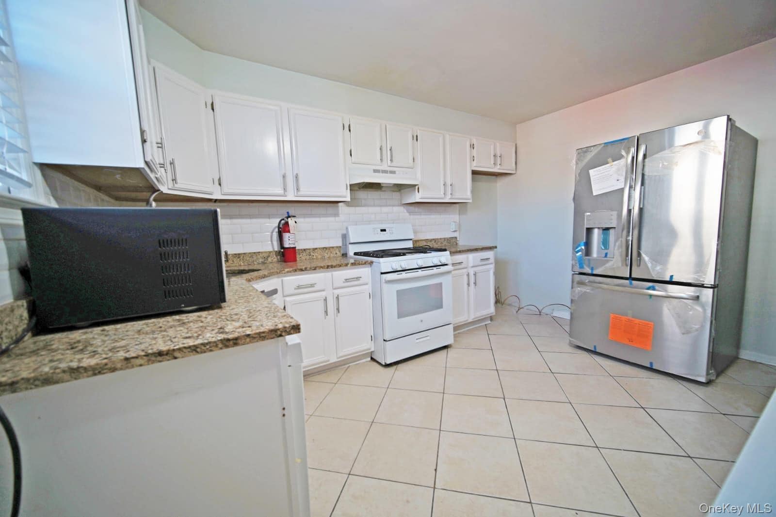 Building Photo - 21 Lake Ave