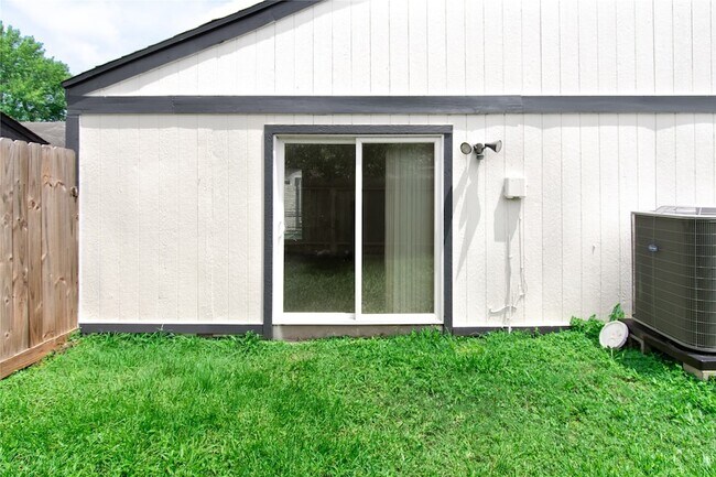 Building Photo - 6423 Coachwood Dr