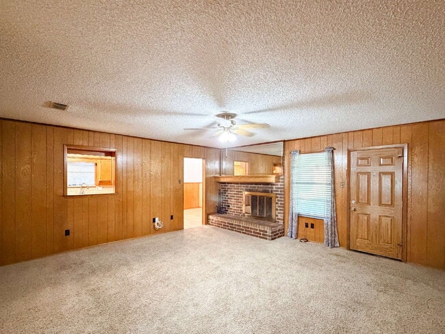 Building Photo - Charming 3-Bedroom Haven with Cozy Fireplace with Study in North Richland Hills!
