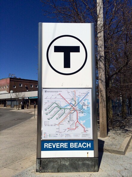 Building Photo - 627 Beach St