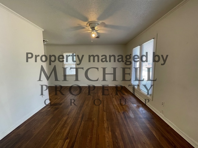 Building Photo - Welcome to 3610 S Lipscomb! 2 bedroom 1 ba...