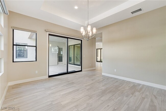 Building Photo - 64 Grey Feather Dr