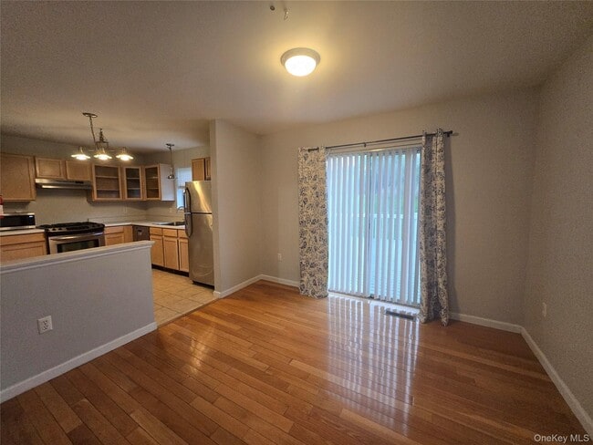 Building Photo - 60 Evan Rd