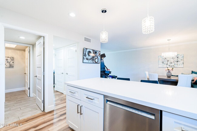 Building Photo - 4243 N Miller Rd