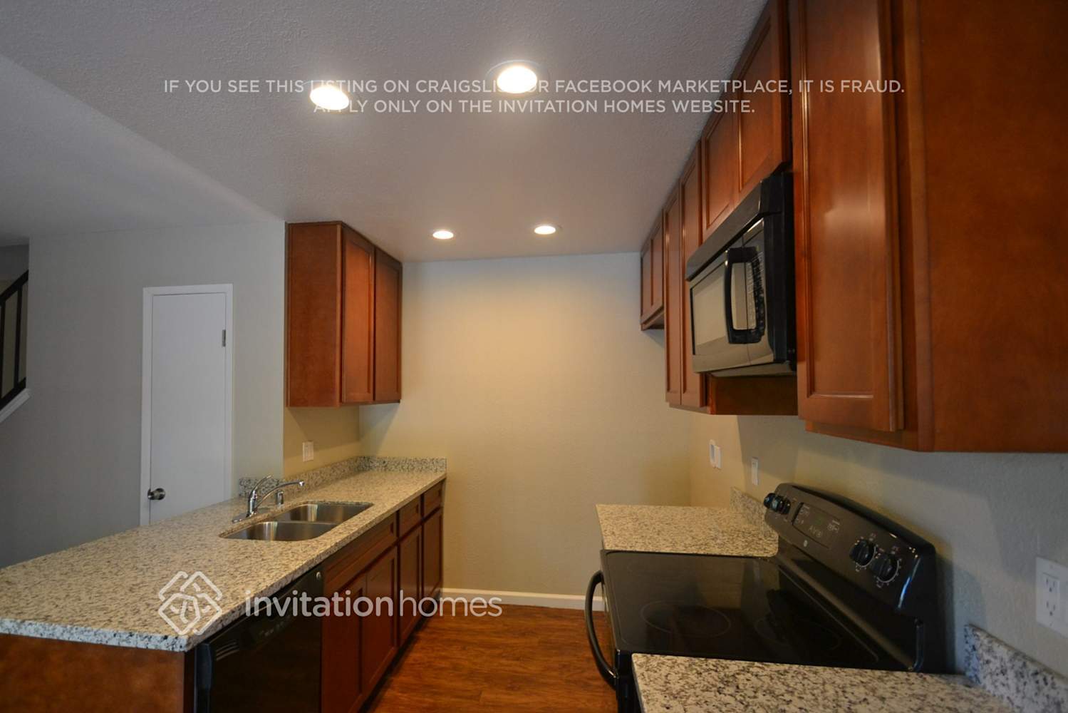 Building Photo - 1204 Waxwing Ln