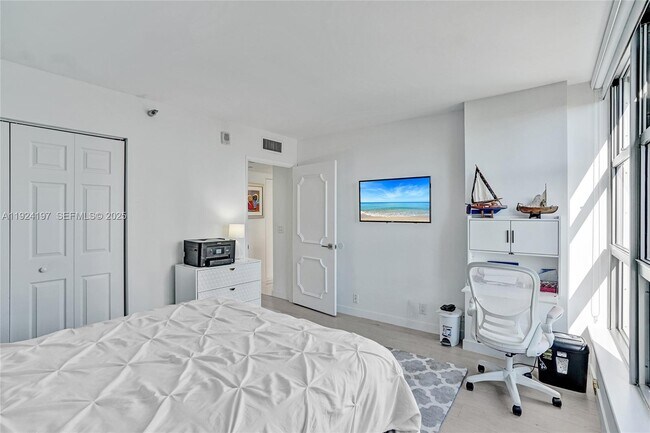 Building Photo - 3400 NE 192 St