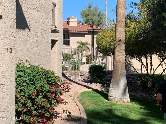 Building Photo - 9445 N 94th Pl