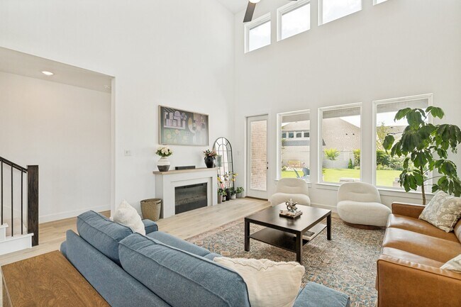 Building Photo - 3112 Blake Dr