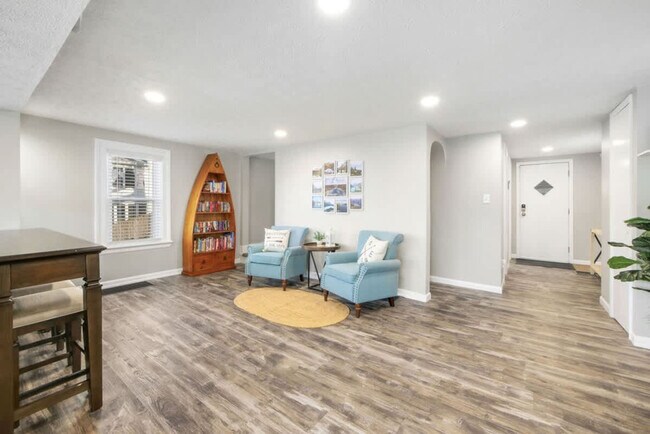 Building Photo - 3576 Portage Point Blvd