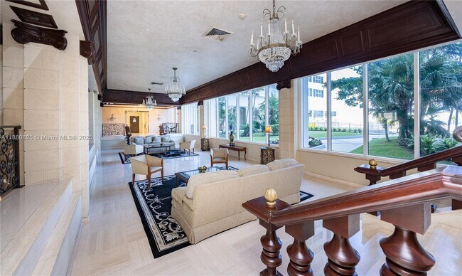 Building Photo - 2030 S Ocean Dr