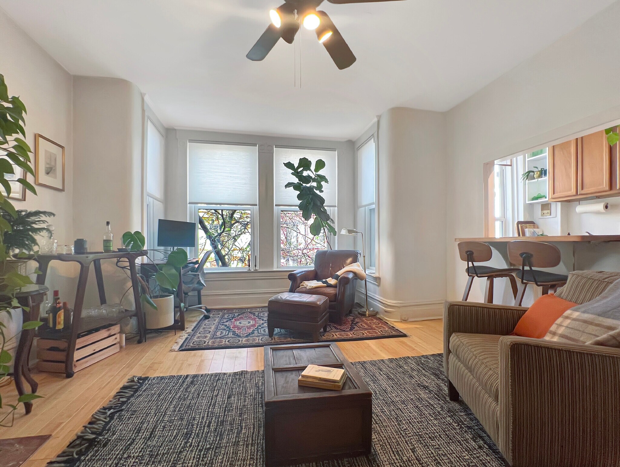 Building Photo - 1856 Mintwood Pl NW