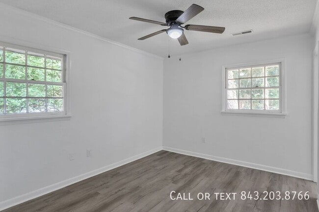 Building Photo - 301 Sprucewood Dr