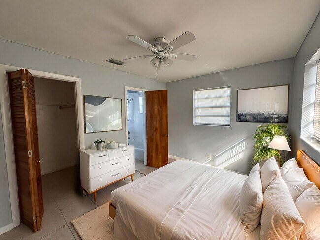 Building Photo - 8761 40th Ter N