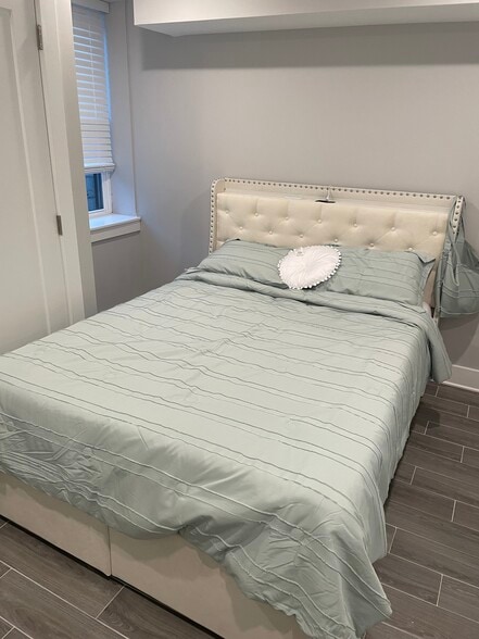 Building Photo - 5237 Chancellor St