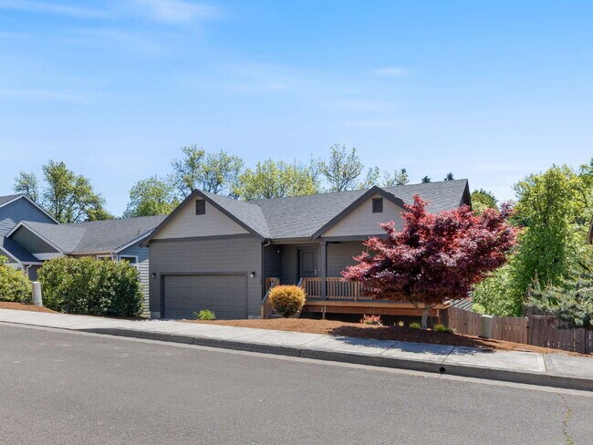 Building Photo - Spacious 4 bedroom home in Dayton