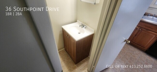 Building Photo - 36 Southpoint Dr