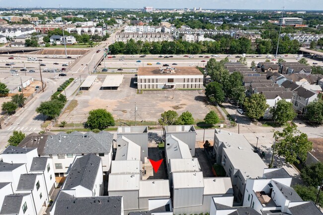 Building Photo - 2614 Chenevert St