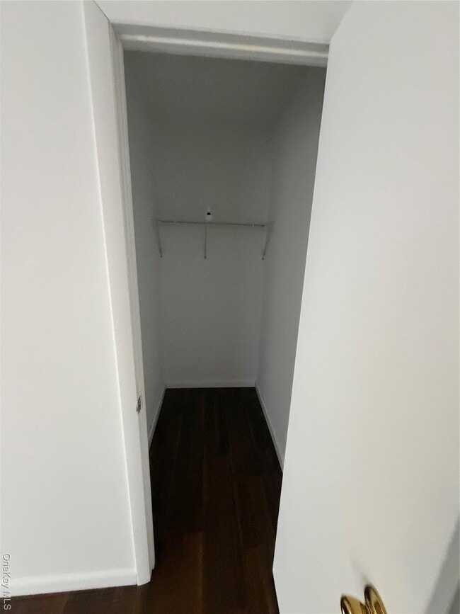 Building Photo - 17 Village Park Dr