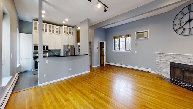 Primary Photo - 11 Appleton St