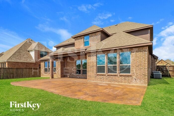 Building Photo - 723 La Paloma Rd