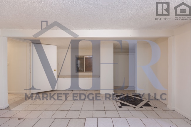 Building Photo - 3Bed/1.5Bath House at 35th/McDowell! $1199...