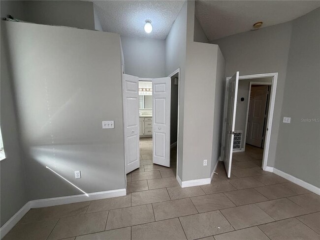 Building Photo - 2829 Middleton Cir