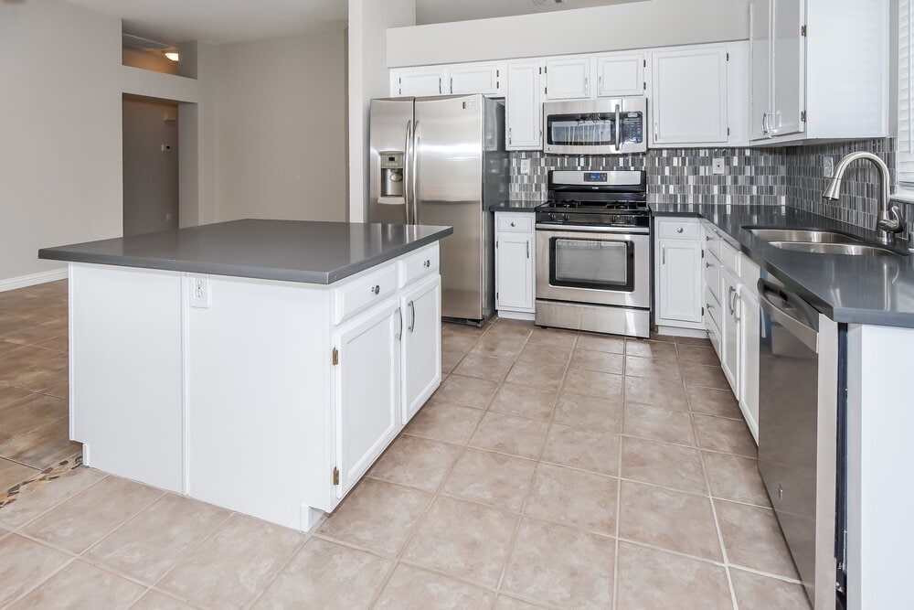 Building Photo - 806 Zinnia Cir