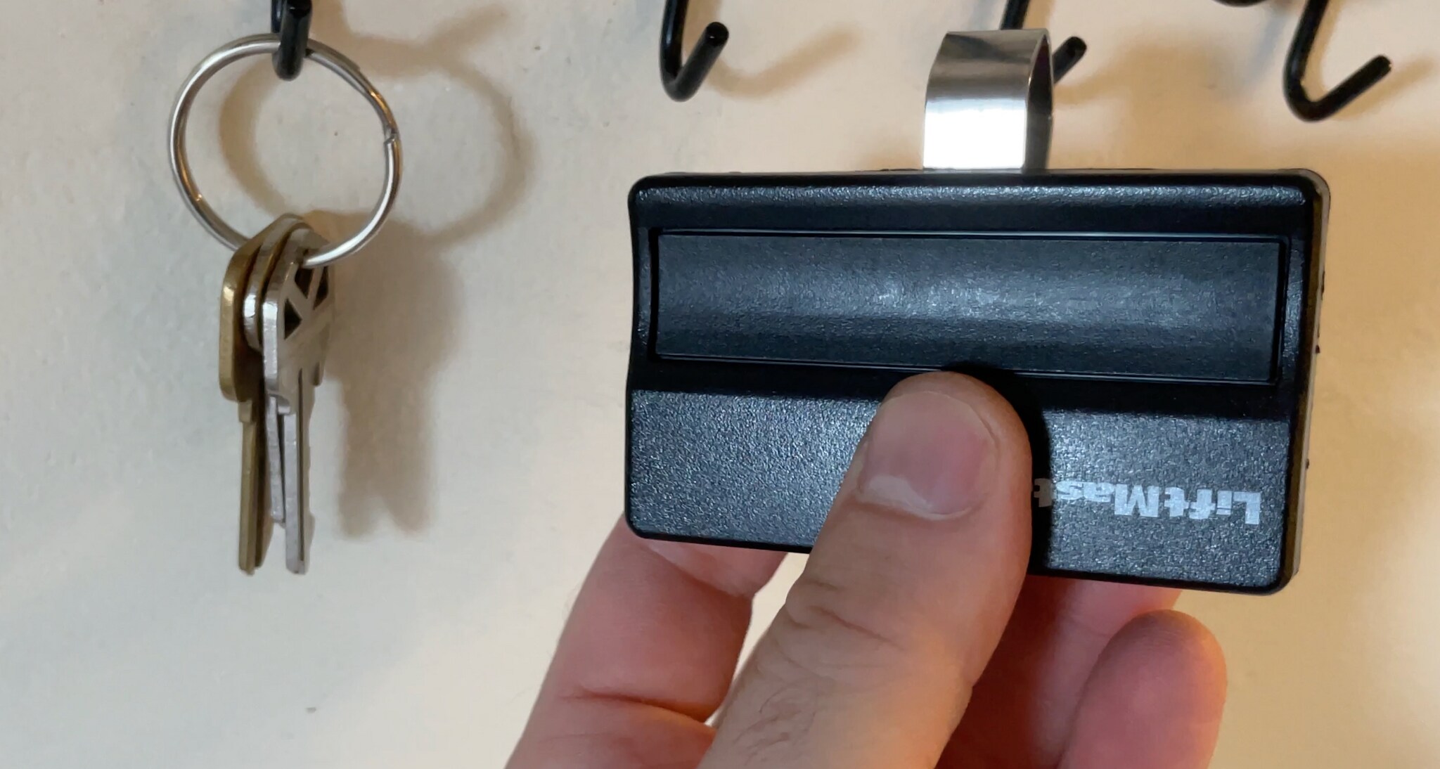 garage opener and 3 keys - 1150 Tollios Parkway