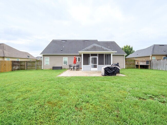 Building Photo - 4063 McKenzie Ln