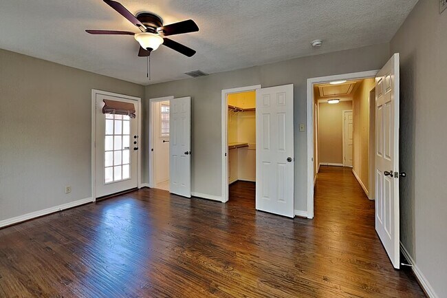 Building Photo - 4345 Skillman St