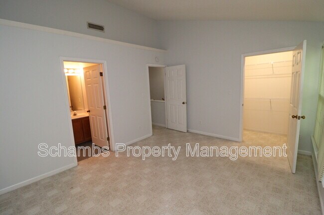 Building Photo - 240 Beechtree Dr